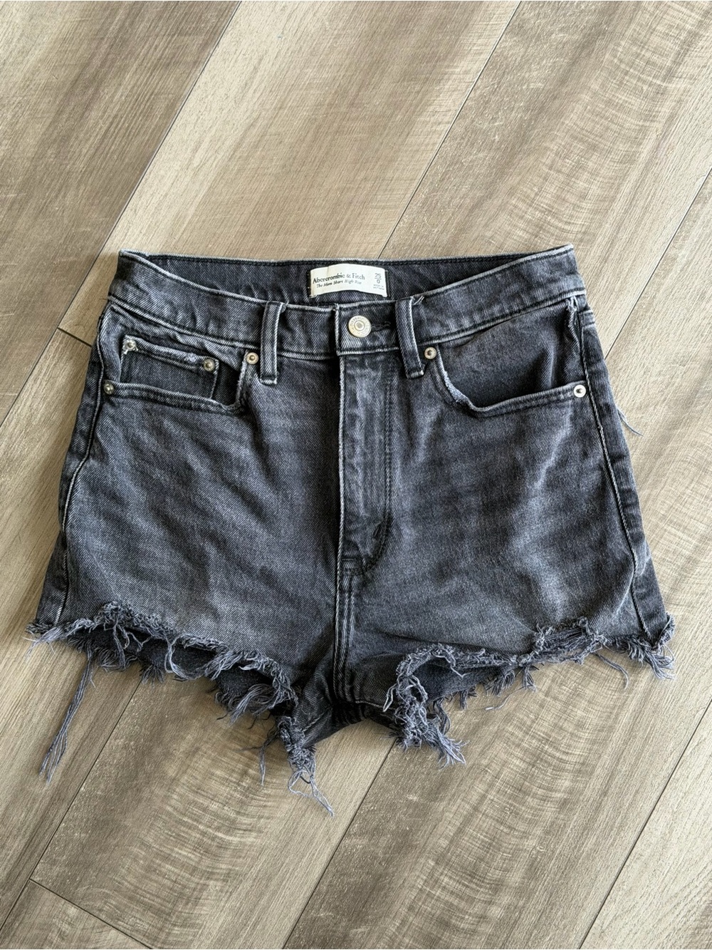 Abercrombie & Fitch Mom Short Womens Sz 25 High Rise Black Denim Distressed